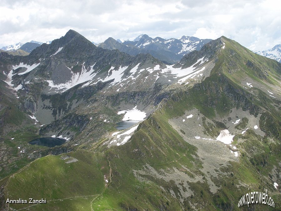 12 Panorama sui Laghi di Porcile.JPG